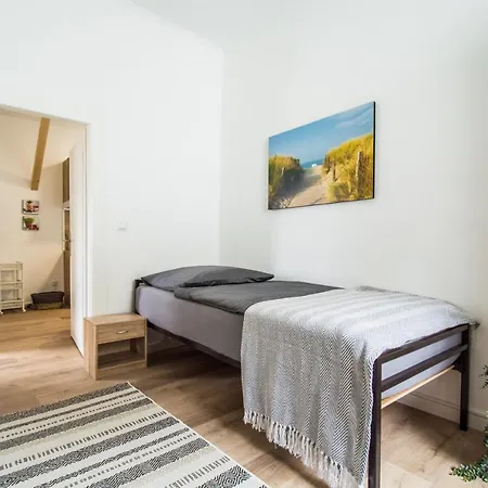 Moeblierte In Ruhiger Lage Apartment *